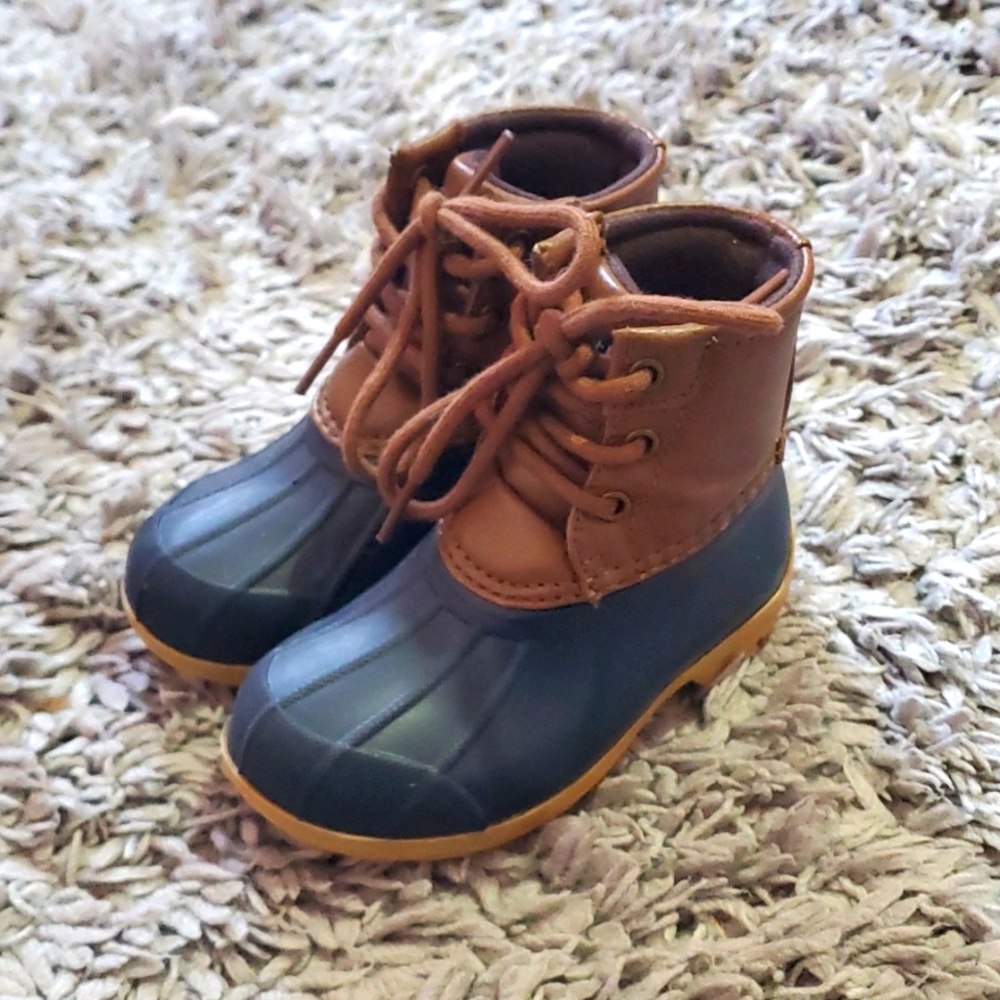 Sperry Toddler Boots sz 7